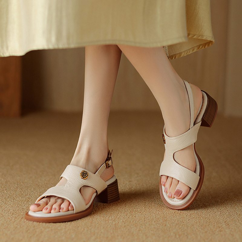 Sandal hở ngón da cừu gót thô đầu vuông quai ngang kiểu La Mã — Màu trắng be