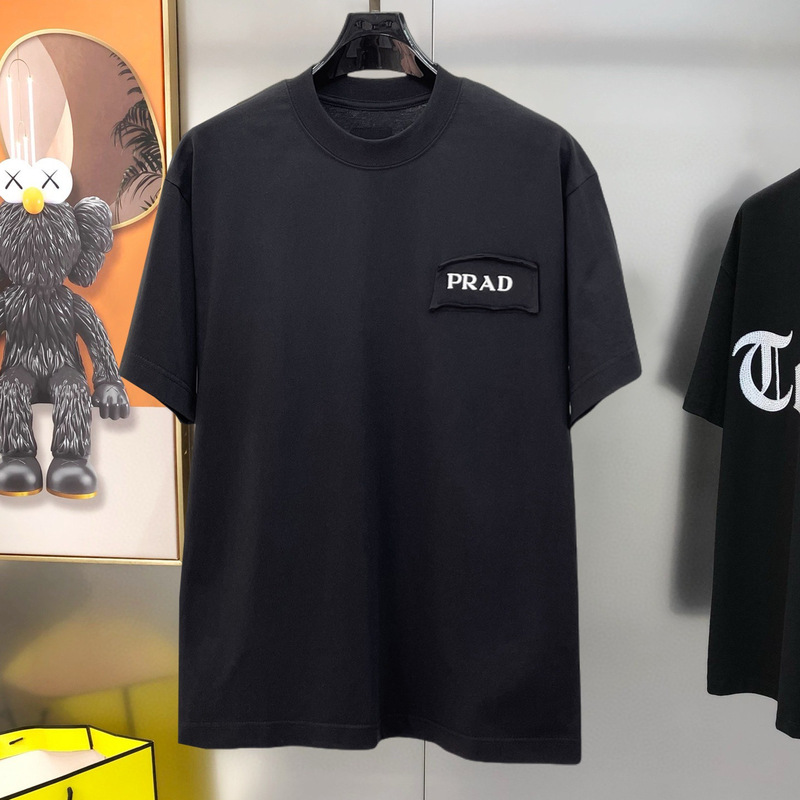 1.1 Correct Version 2026Blcg Moncler Mlb Miu Miu Prada Triangle Logo Polo Short Sleeve T-Shirt for Men and Women 1.1 Correct Version 2026Blcg Moncler Mlb Miu Miu Prada Triangle Logo Polo Short Sleeve T-Shirt for Men and Women