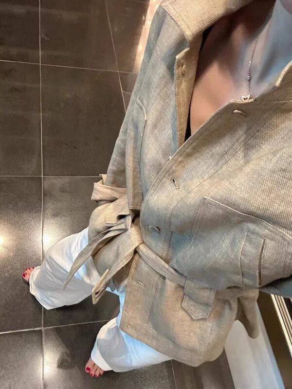 French-Style Vintage Long-Sleeve Shirt Jacket for Women, Early Autumn New Fashion Design, Old Money Style, Khaki Color, Waist-Cinching Top