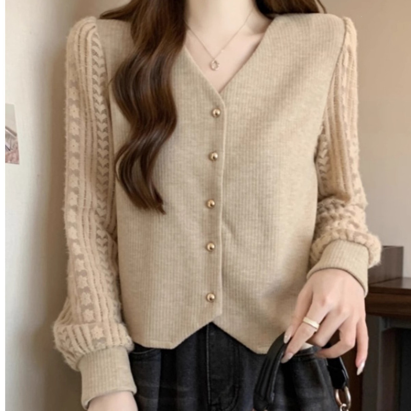 64654 Plus-size lace long-sleeve patchwork base shirt for women, autumn and winter, French-style, slimming top for curvy figures 64654 Plus-size lace long-sleeve patchwork base shirt for women, autumn and winter, French-style, slimming top for curvy figures