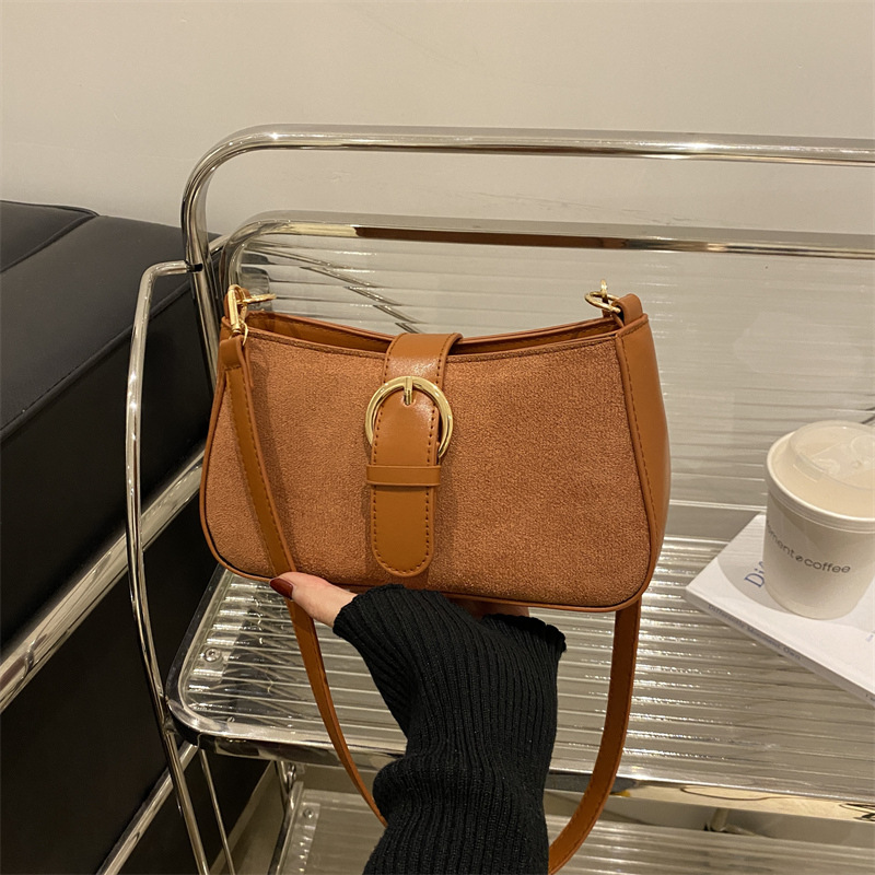 Simple retro hebilla de cinturón de moda esmerilado bolso de mujer 2024 otoño invierno nuevo nicho axilar popular bolso de hombro literario