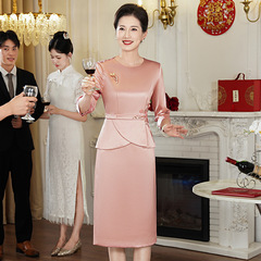 春の服の新型のウェディングドレスのお母さんの若い洋気のハイエンドの大気の偽の2つのセットの結婚披露宴の喜姑のワンピース