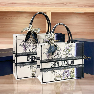 �羳���l���w����̽�����@����Ů����������Dُ������г���