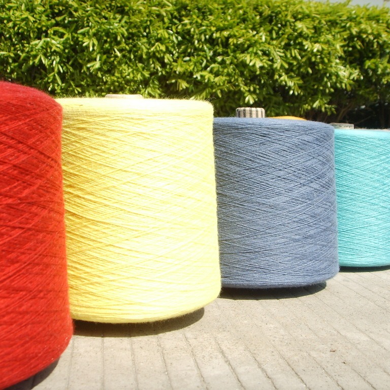 本白羊毛腈纶纱线  腈纶羊毛纱 毛腈纱 30%羊毛 支数24 28 32 48