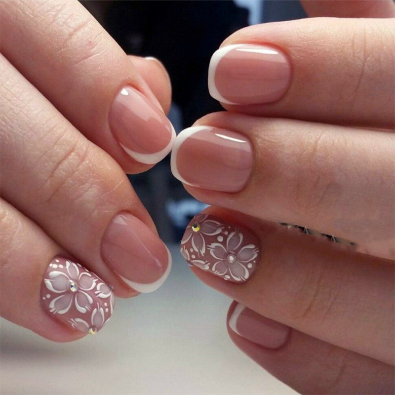 French White Simple Wearable Nails Short Style Sparkling Diamond Flowers Mini Nails Wearable Fake Nails Wholesale French White Simple Wearable Nails Short Style Sparkling Diamond Flowers Mini Nails Wearable Fake Nails Wholesale