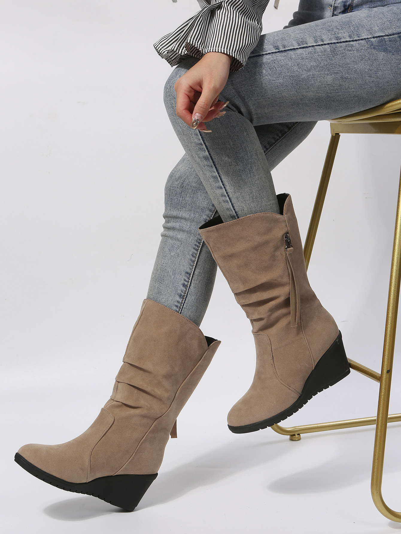 Plus-size low heel round head women's height-raising casual boots_voghion.com