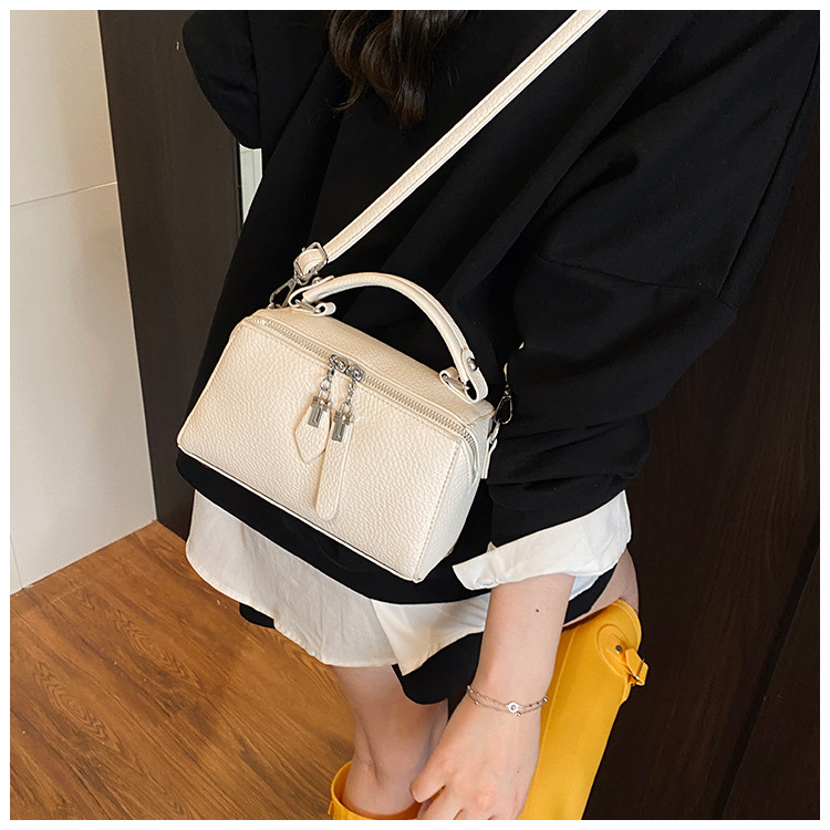 Korean retro fashion hand-held box bag for women 2025 new trendy and versatile small square bag, a niche and simple crossbody bag undefined