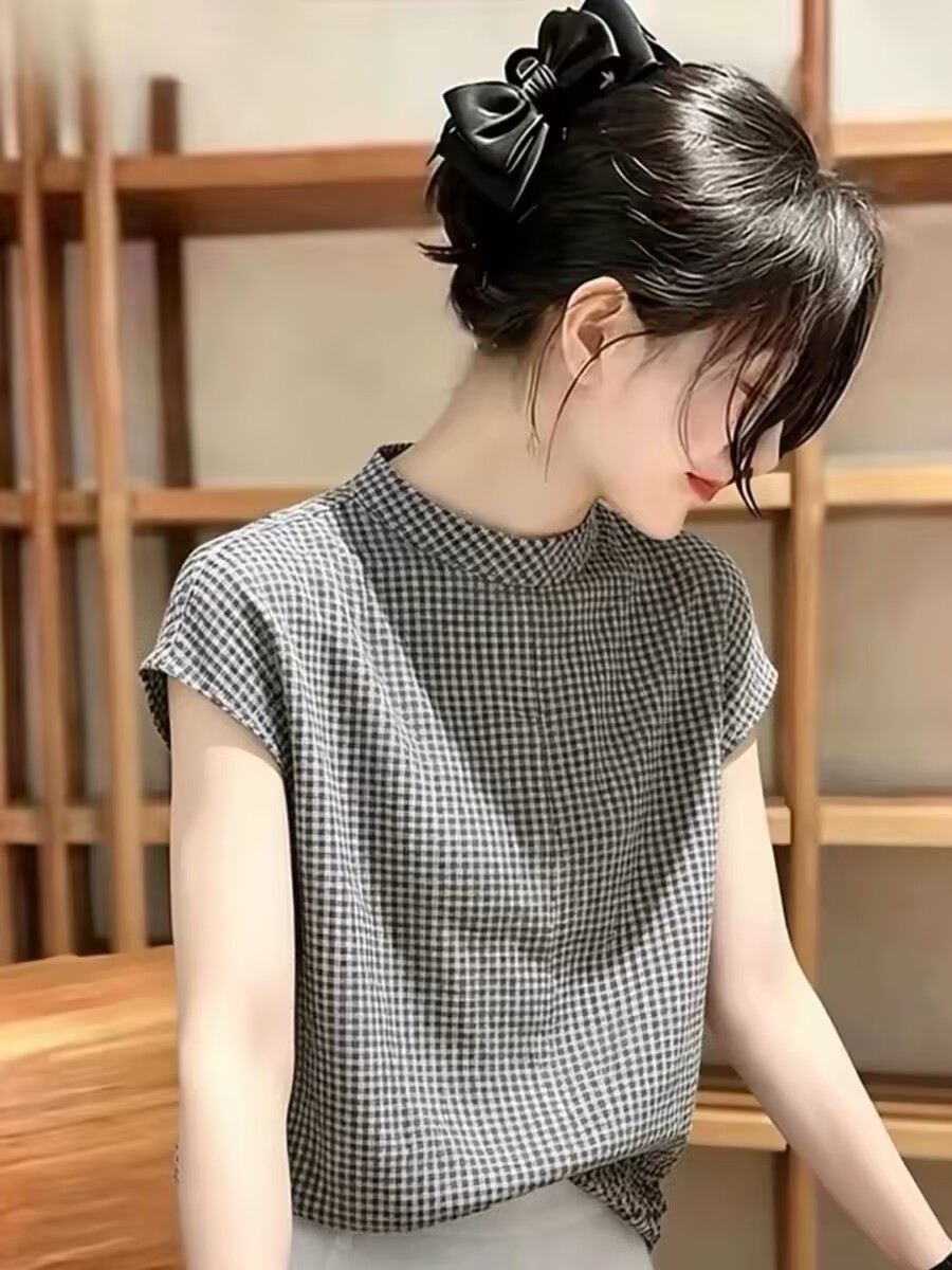 Áo thun nữ cổ tròn họa tiết kẻ caro phong cách casual — Trang chủ