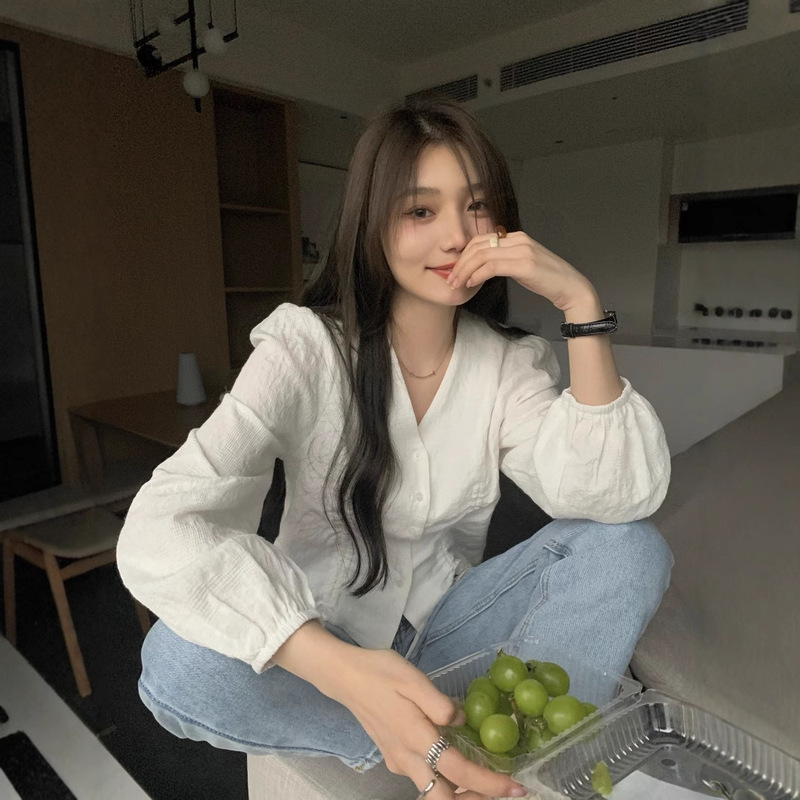 2025春秋季长袖衬衫女装设计感小众新款法式气质别致V领短款上衣|undefined