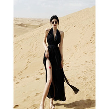三亚沙漠海边度假沙滩裙小个子露背黑色挂脖吊带连衣裙女夏季长裙