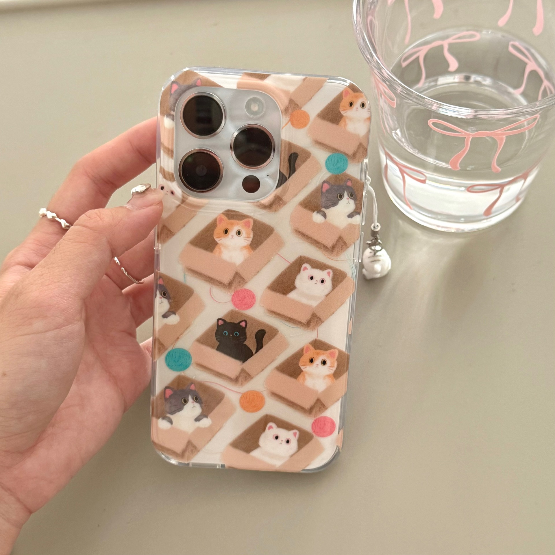 Caja de dibujos animados divertida para gato para iPhone 16 funda para teléfono móvil 15ProMax colgante 14/13 lindo 16Pro
