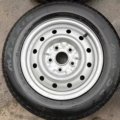 Disassembled wheel hub and spare Hub