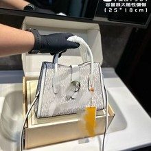 ������Ů�����2024�¿�μ�б����r���|�Ћ�����С��ͨ�������