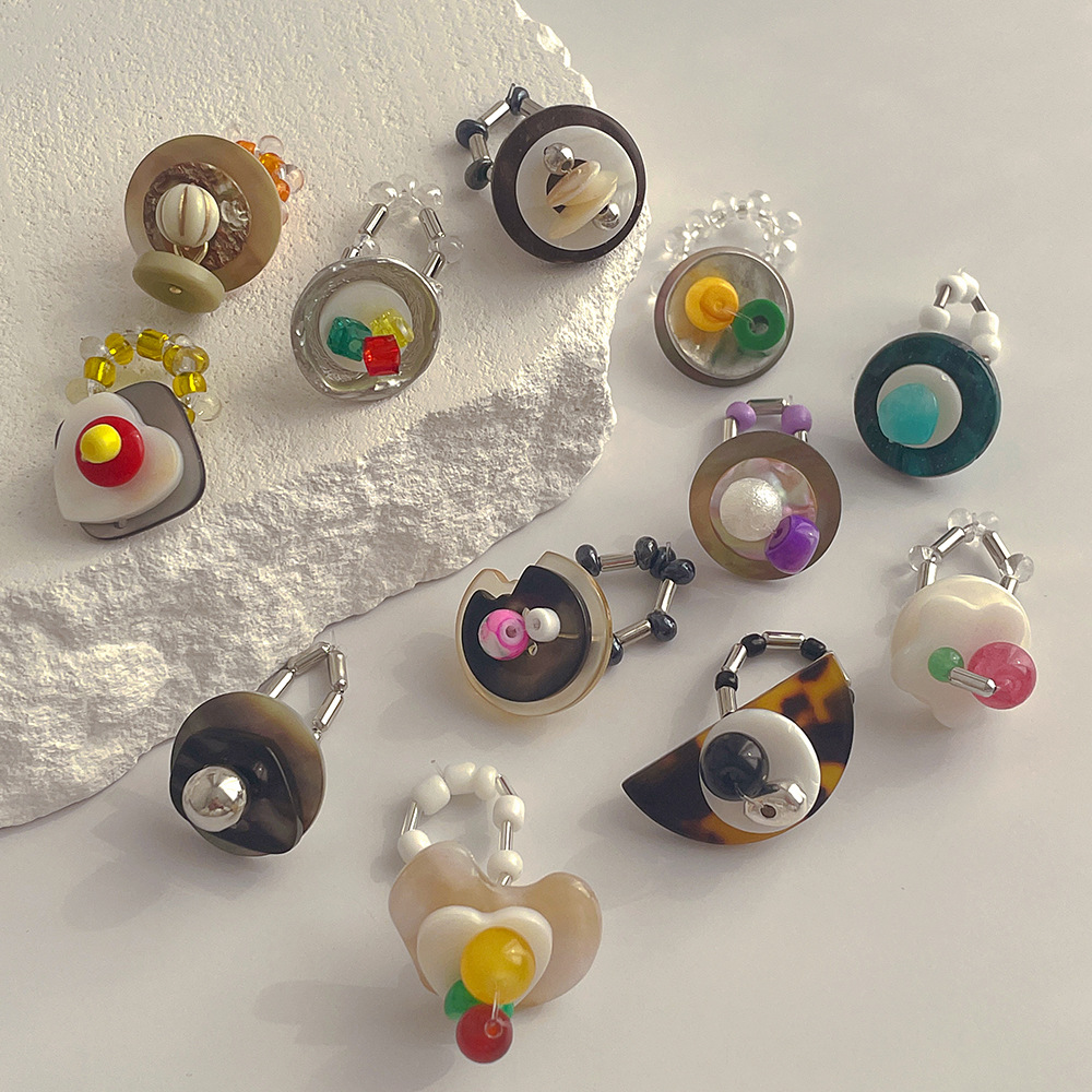 Fashion Geometric Beaded Resin Shell Unisex Rings