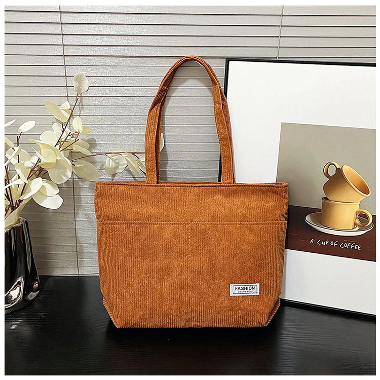 The fashionable and retro bucket bag for women, the new large-capacity versatile crossbody bag for women, and the trendy and elegant tote bag for women are selling well undefined