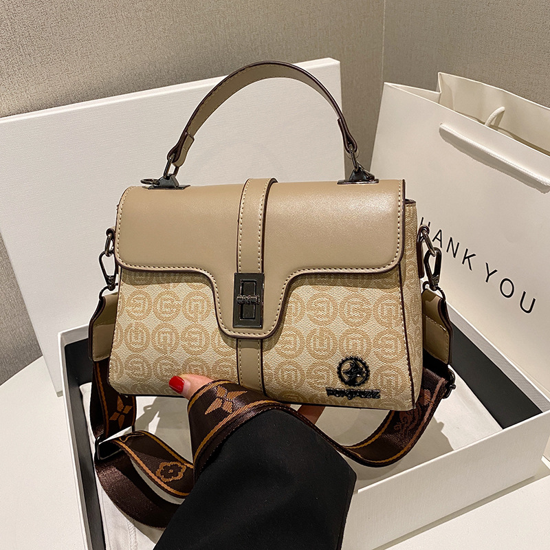 Wholesale Women S Bag Europe And The United States Retro Portable Diagonal Letter Printing Shoulder All Match Temp_voghion.com