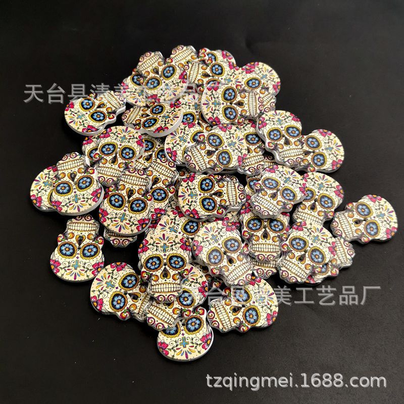 19*25mm madera con fondo blanco botones de calavera decorativos suministros de Pascua calavera de madera 50 por paquete