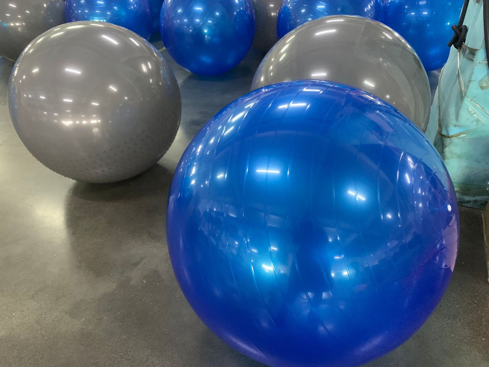 gradient yoga ball (12)