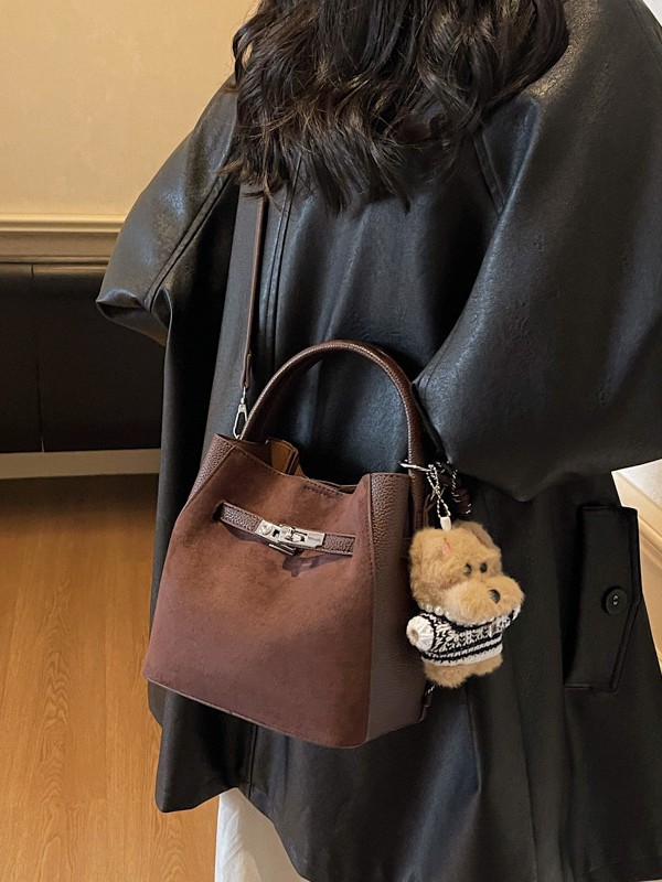 Bolso de venta caliente, bolso de mochila para mujeres 2025, nuevo nicho coreano de alto nivel, bolso de cubo de mano de empalme