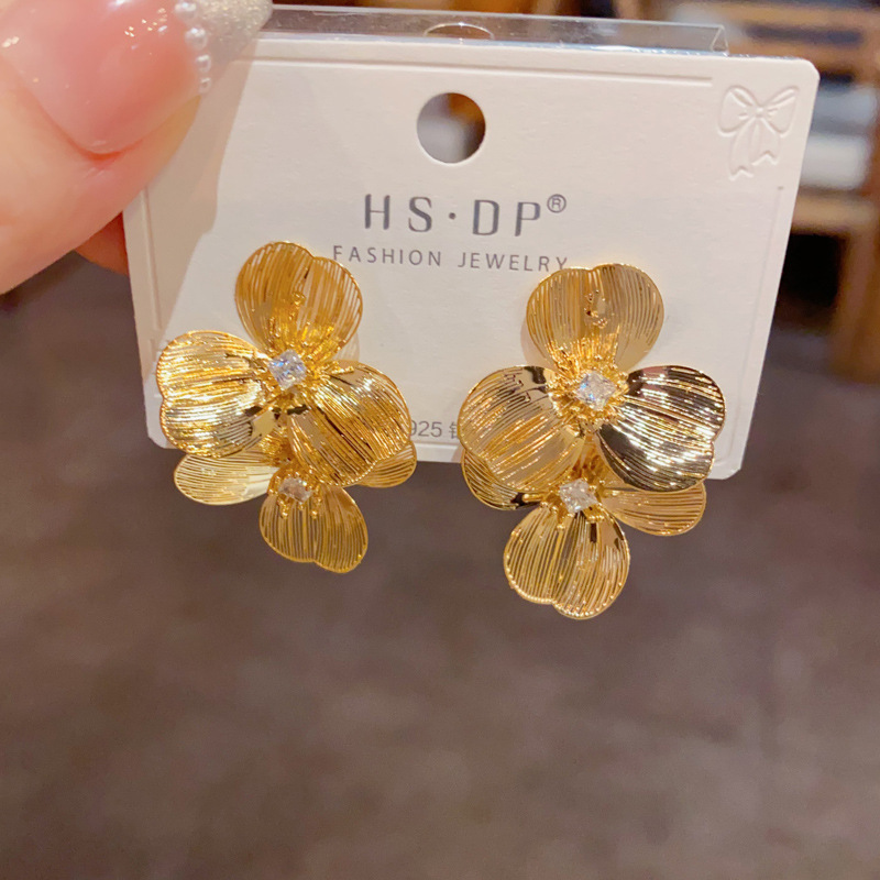 欧美时尚个性夸张金属花瓣流苏耳坠气质轻奢设计感冷淡风耳环批发|undefined