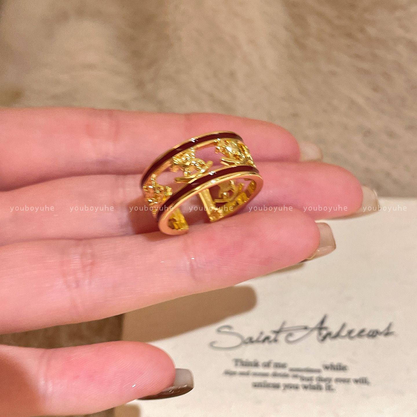 Sparkling Designer Ring For Women, Elegant And Comfortable Piece_voghion.com