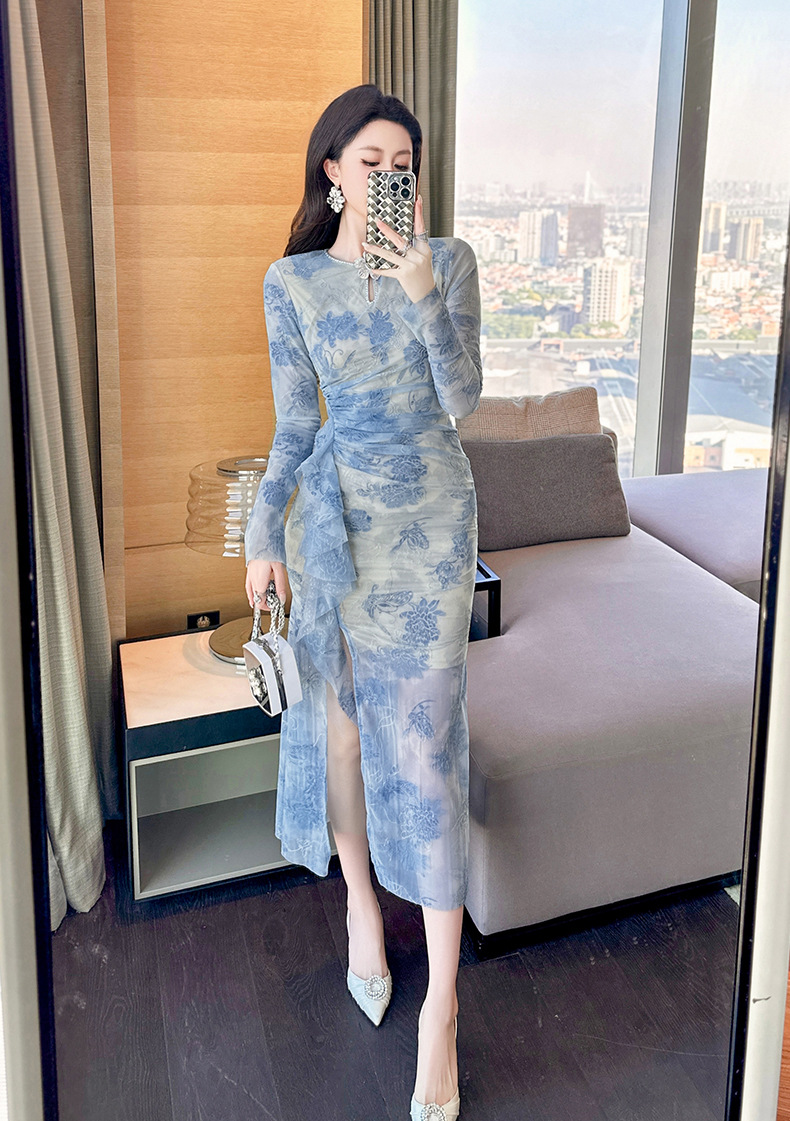 Đầm ôm body nữ cổ tròn họa tiết nhung, tay bèo viền lưới — Màu xanh da trời chi tiết 1
