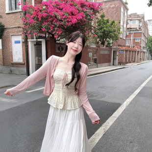 ��aŮ�b�黨�ٽz߅�����ڶ��ӵ��������_��ѩ������ȹһ���b����