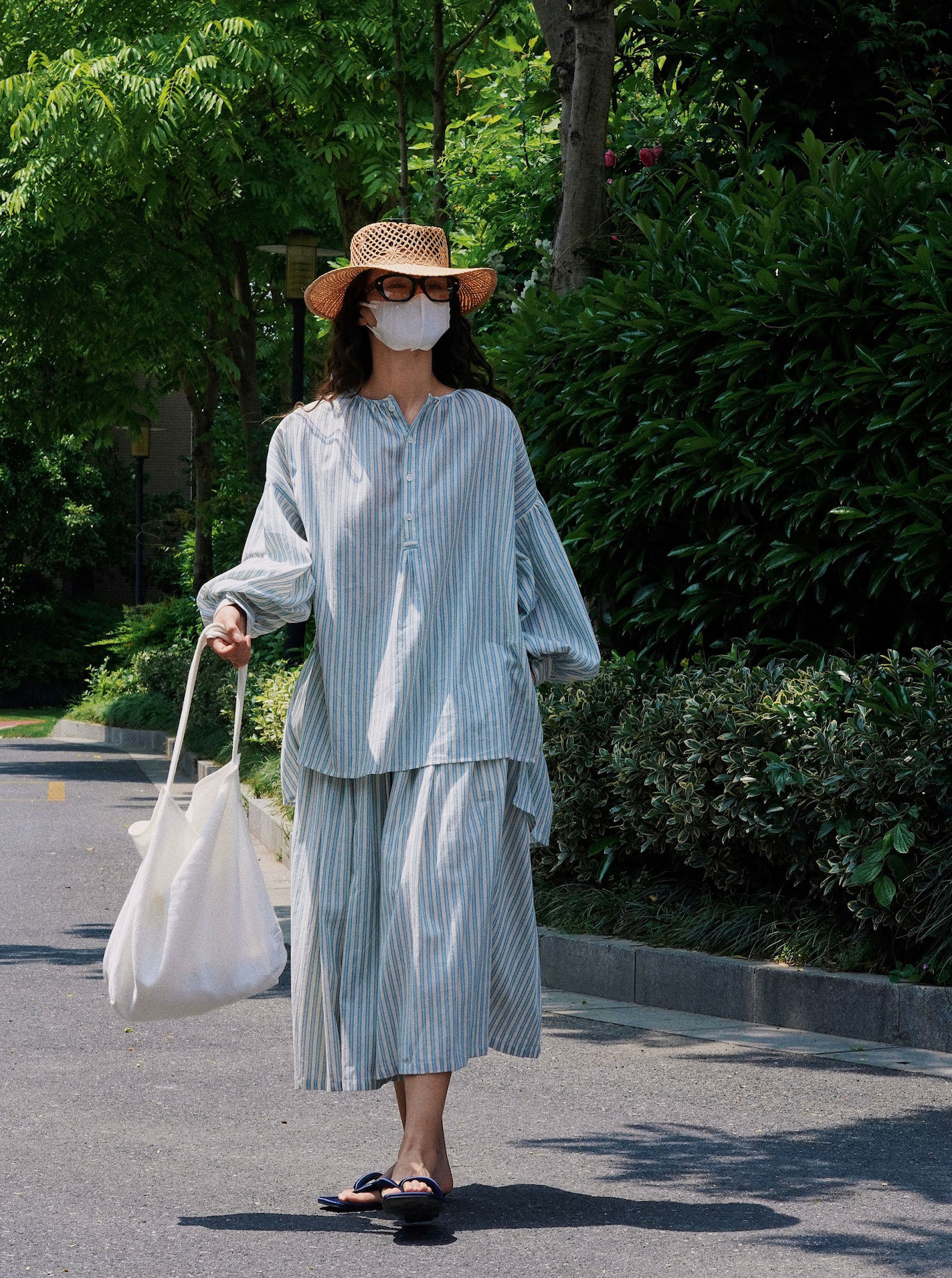 3B15DCB9-CAA4-40A6-99BB-EDED75