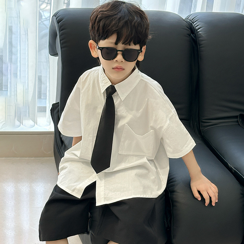 8111 Camisa de manga corta para niños Camisa blanca de dos piezas para niños de jardín de infantes Corbata Estilo universitario Ropa de hermano y hermana Verano