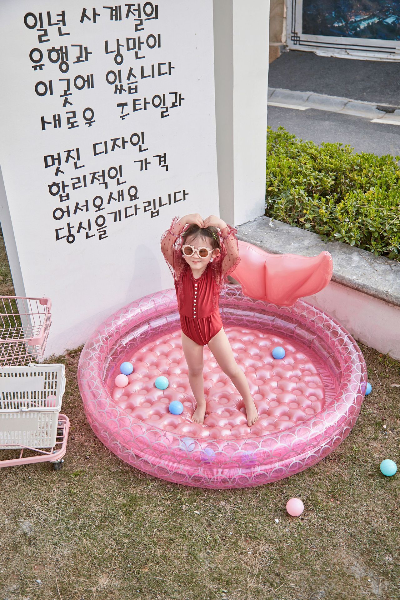 Thickened Inflatable Mermaid Swimming Seat display picture 12