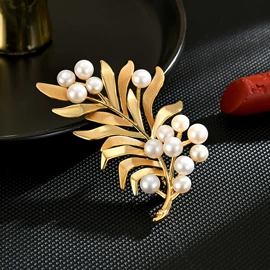 胸针;耳钉;项链