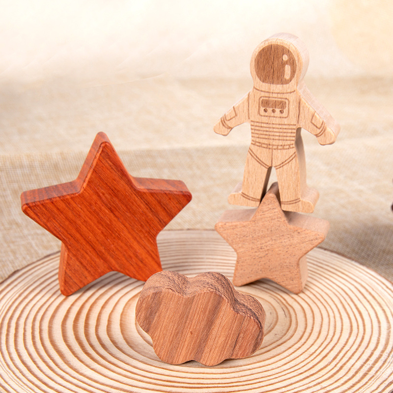 Los niños de madera montessori pensamiento educativo educación temprana padre-hijo montaje interactivo juguete de madera espacio luna equilibrio bloques de construcción
