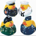 跨境PVC搪胶军官鸭子戏水玩具解压挤压玩具洗澡玩具鸭子