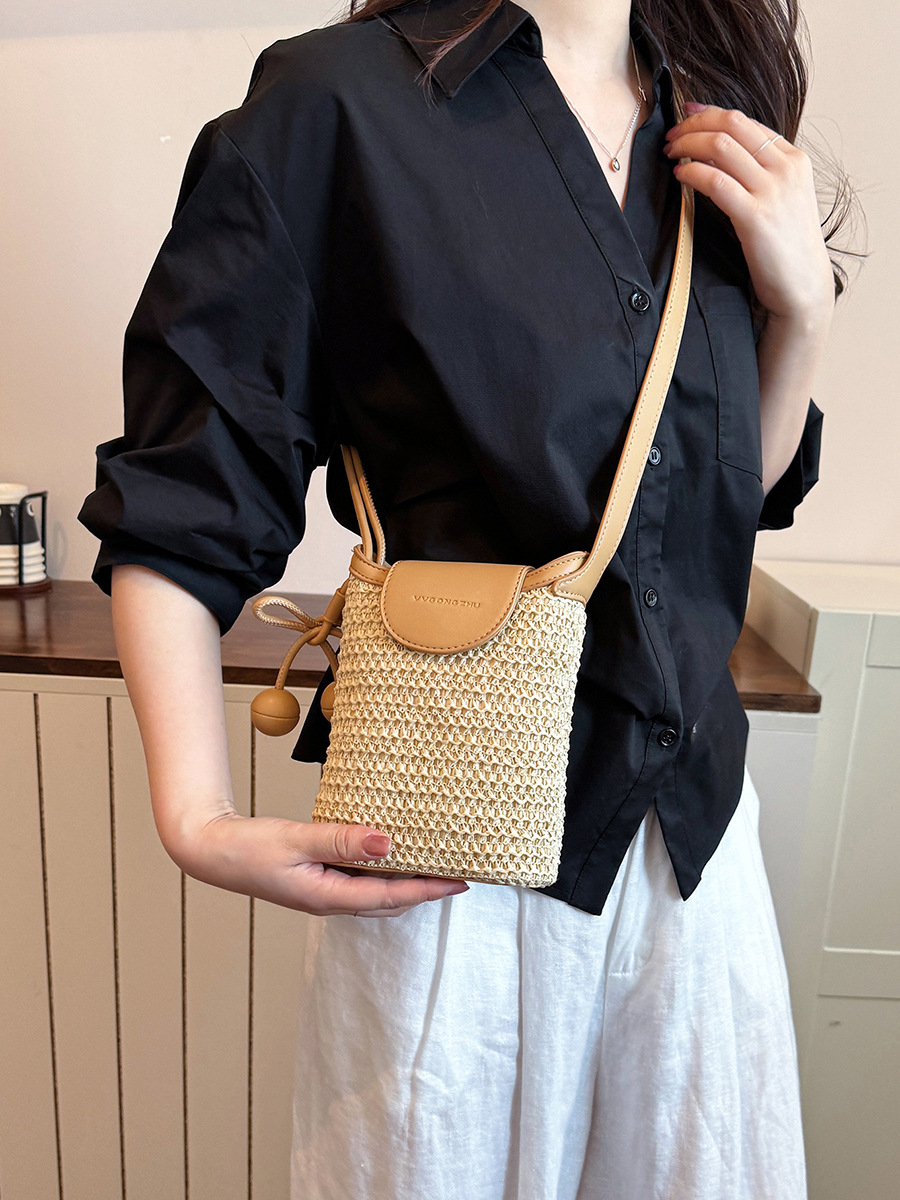 Bolso de paja coreano para mujeres 2026 verano nuevo tejido de hombro de tramo de moda casual bolso para teléfonos móviles