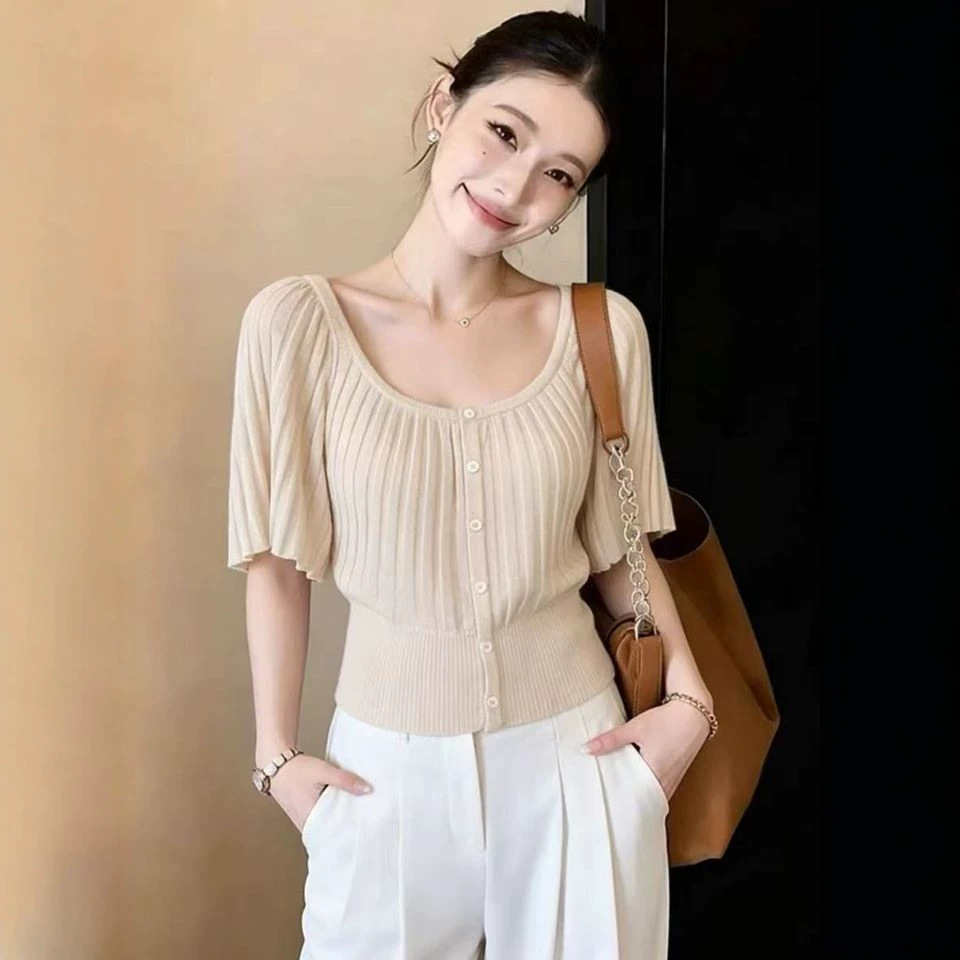 Áo thun ngắn tay nữ phong cách Pháp, chất liệu dệt kim thắt eo, dáng ôm gọn gàng — màu kaki chi tiết 4