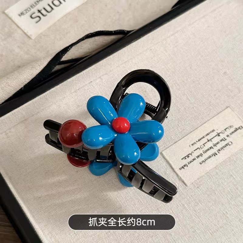 3#[black bottom clip] medium flower clip about 8cm wide and about 6.5cm