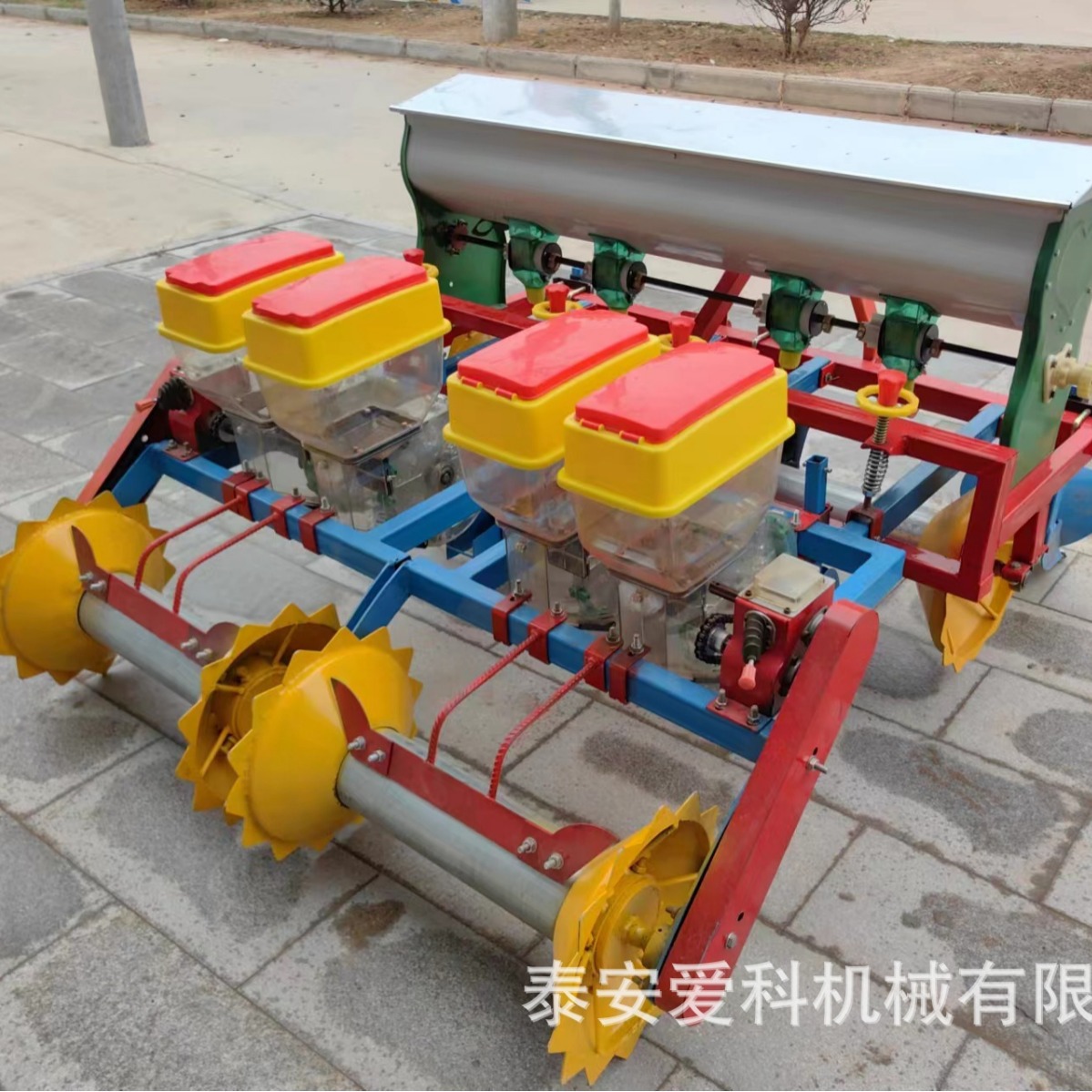 花生起垄播种机垄上种植花生产量高平整加装滴灌加装自动打药机