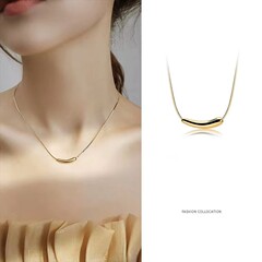 S925純銀のナスのネックレスの新型の軽くて豪華なファッションのネットの赤いinsの秋冬の鎖の女性は代行します。