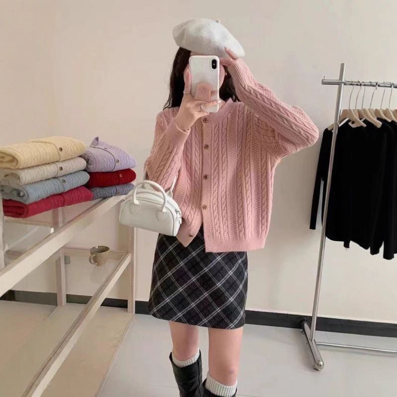 跨境复古新款宽松慵懒风小麻花毛衣外套女设计感软糯温柔针织开衫|undefined