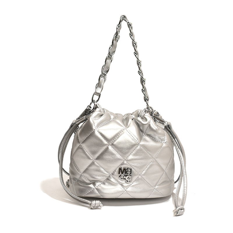 2024 primavera nuevo pliegue bolso de cubo de color sólido nicho de diseño de moda bolso de hombro universal bolso de estilo coreano