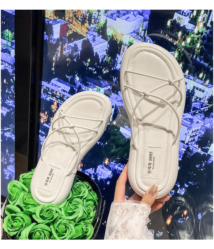 Pantoufles à semelle épaisse en forme de gâteau de pin, nouvelle collection d'été, vêtements d'extérieur, mode polyvalente, sandales à un mot, Instagram, petites pantoufles de plage élégantes, 2024_voghion.com