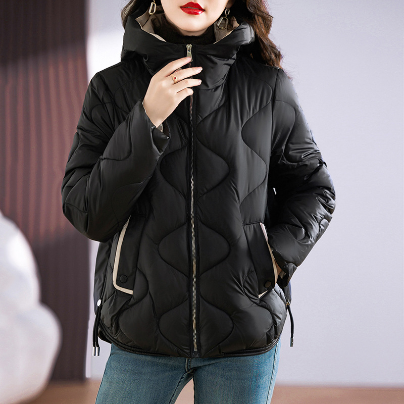 Algodón corto para mujeres 2024 nuevo estilo brillante estilo exterior delgado y ligero algodón encapuchado chaqueta de algodón para mujeres image 7