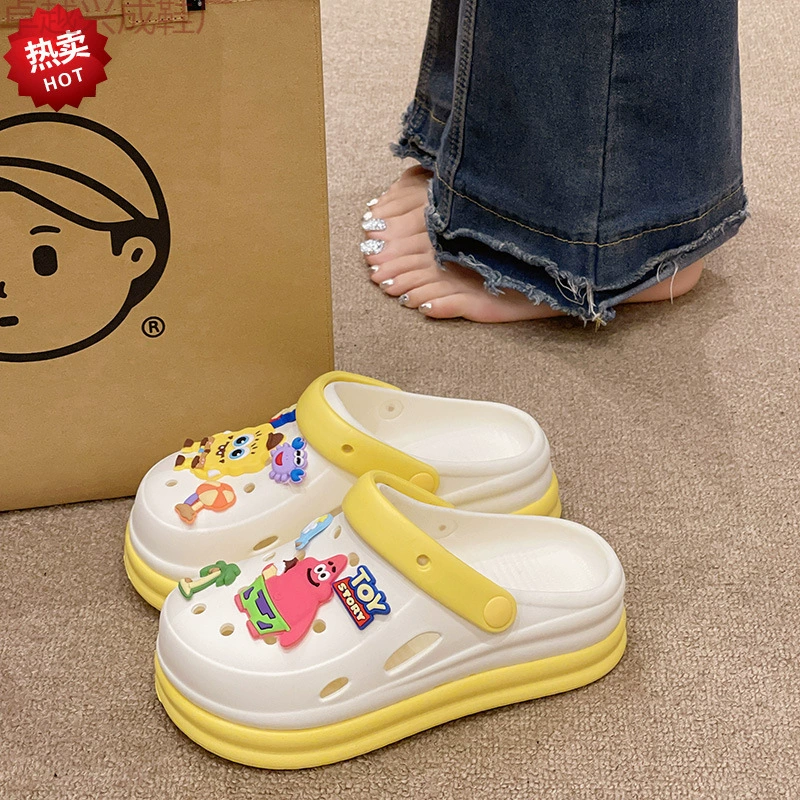 Обувь Croc для студенток лета, которую можно носить в помещении и на улице, милые мультяшные противоскользящие сандалии на толстой подошве с защитным носком и ощущением какашек.