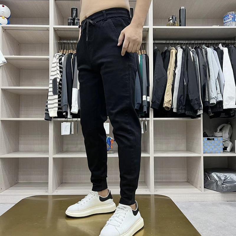 2024 Vår/Sommer Nye Small Svarte Jeans Herre Allsidige Slim Fit Tight Leg Casual Elastiske Trendy Harun Bukser_voghion.com