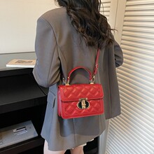 时尚韩版流行小方包锁扣设计简约斜挎包女2026冬季新款复古手提包