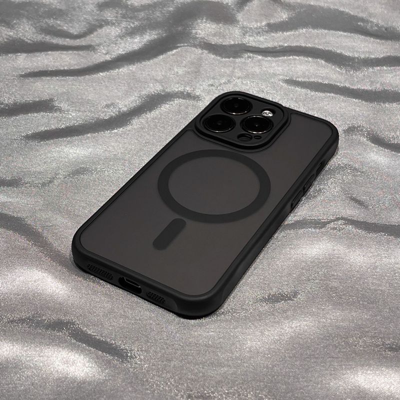 Fine Texture Skin-Feel Magnetic Simple Case Suitable for iPhone 16, Apple 17 Promax Transparent Black Anti-Drop Protective Cover Fine Texture Skin-Feel Magnetic Simple Case Suitable for iPhone 16, Apple 17 Promax Transparent Black Anti-Drop Protective Cover