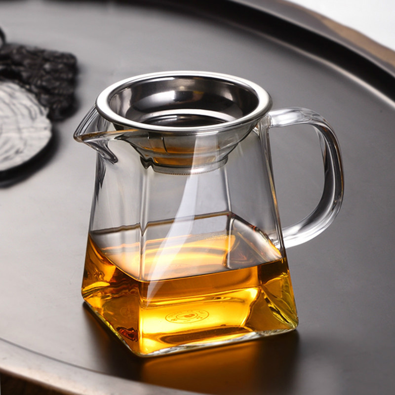 Heat-resistant high-temperature glass fair cup with tea drain filter tea divider large and small size thick glass male cup bubble cup