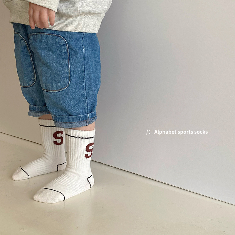 1109 wholesale of children's socks 2022 spring and autumn new pure color letter sports socks tide children's socks cotton children's middle tube socks