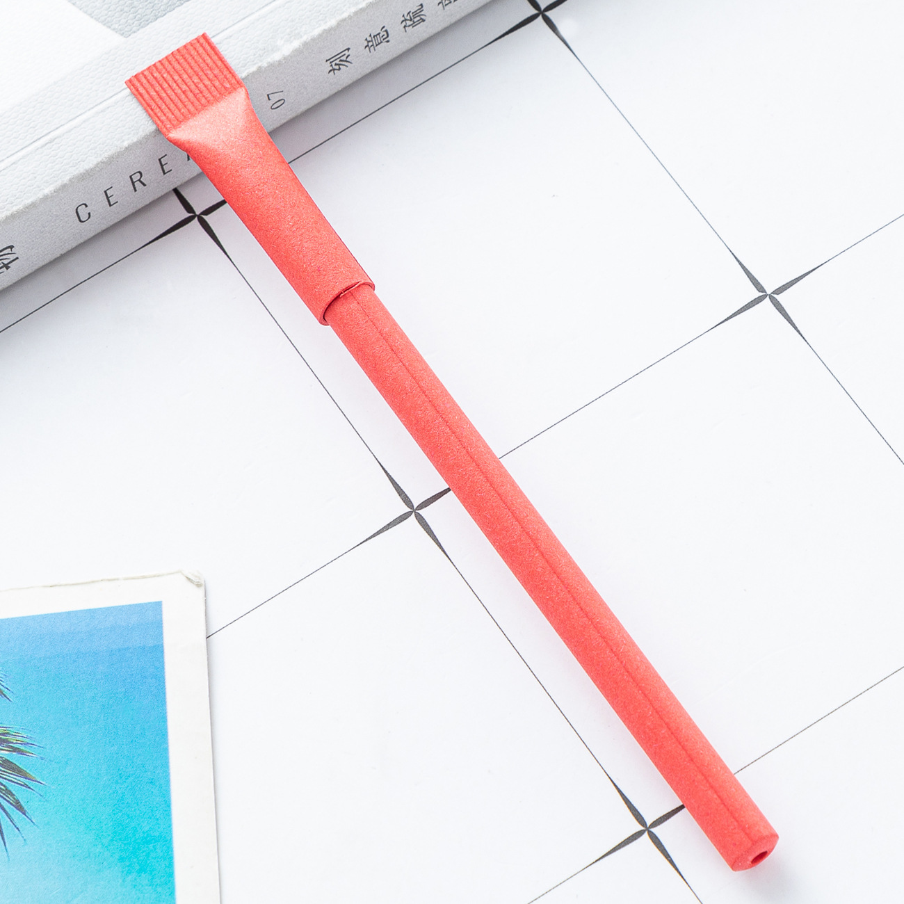 Tubo de papel lápiz de bola impresa logotipo simple lápiz de papel kraft lápiz de tubo de papel lápiz de caramelo creativo lápiz de tubo de papel