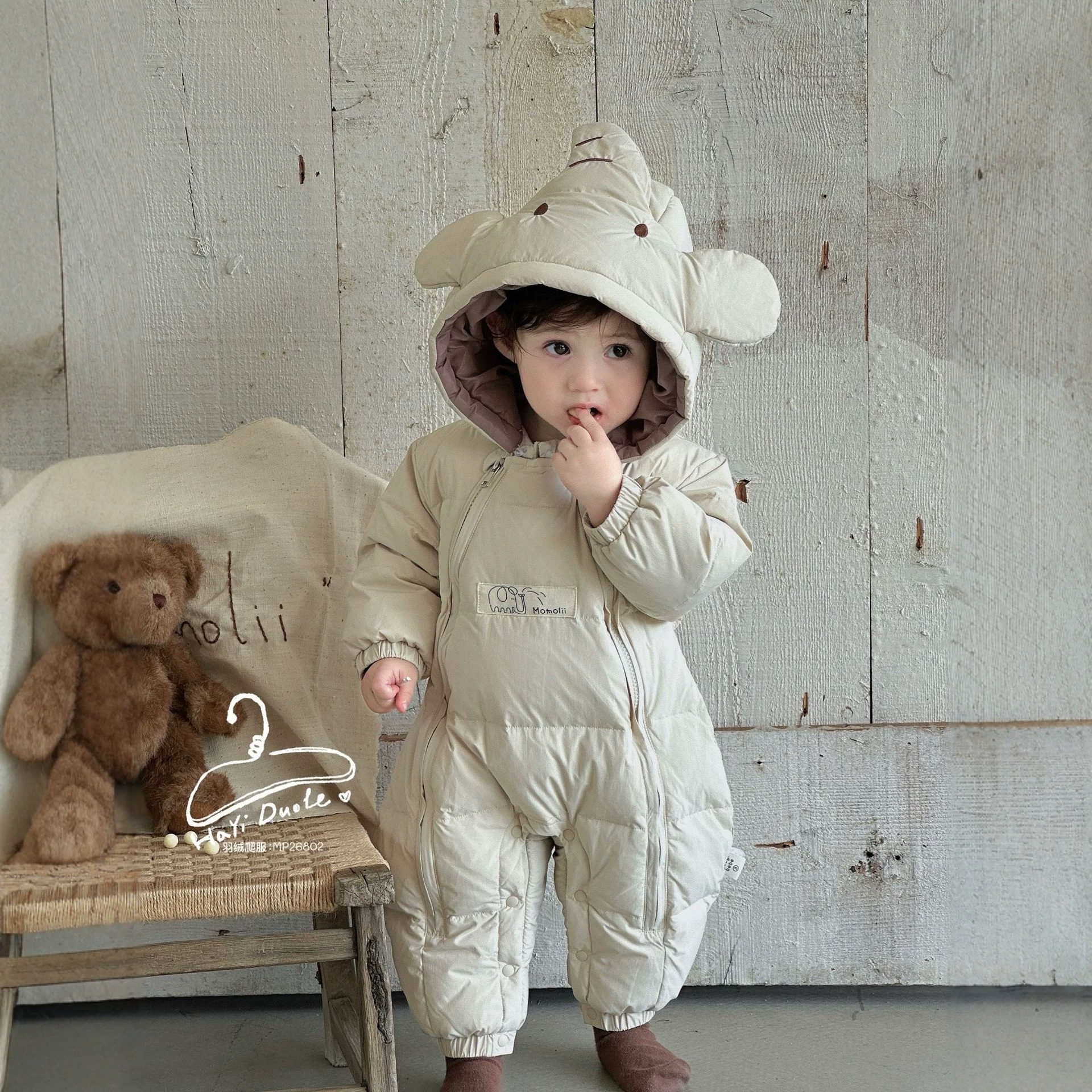Momo Li unisex baby down jumpsuit, adorable and cute white duck down winter outfit for babies, warm and suitable for outdoor wear